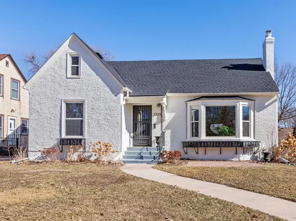1328 Victoria St N, Saint Paul, MN 55117