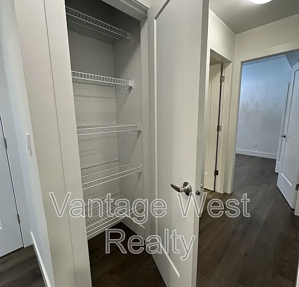 889B Mount Ida Dr — Photo 11