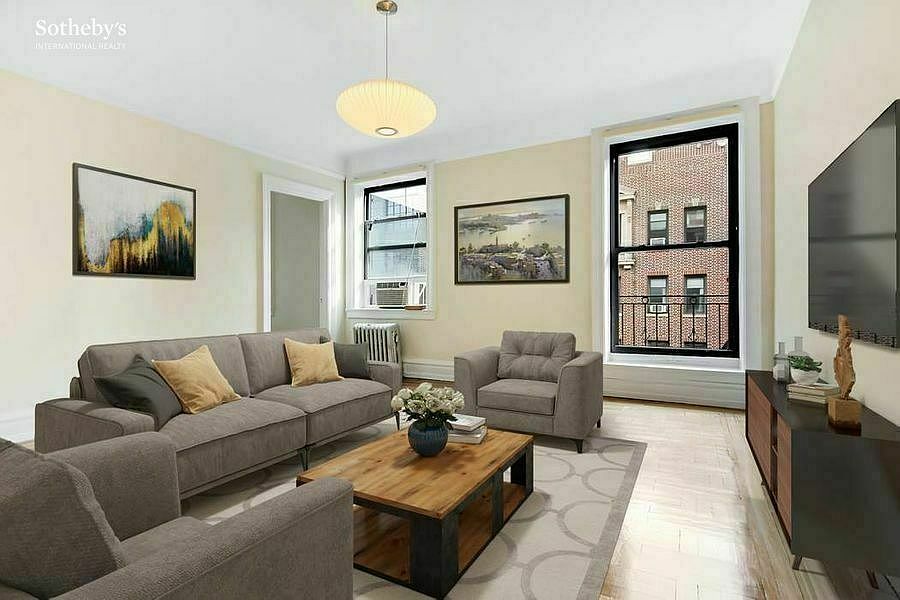 1st image of 135 W 16th St #58