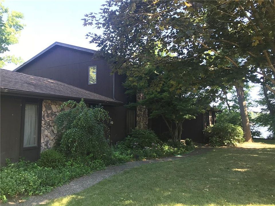1st image of 26 Lakeshore Ct