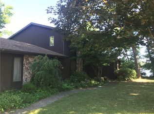 26 Lakeshore Ct, Danville, IL