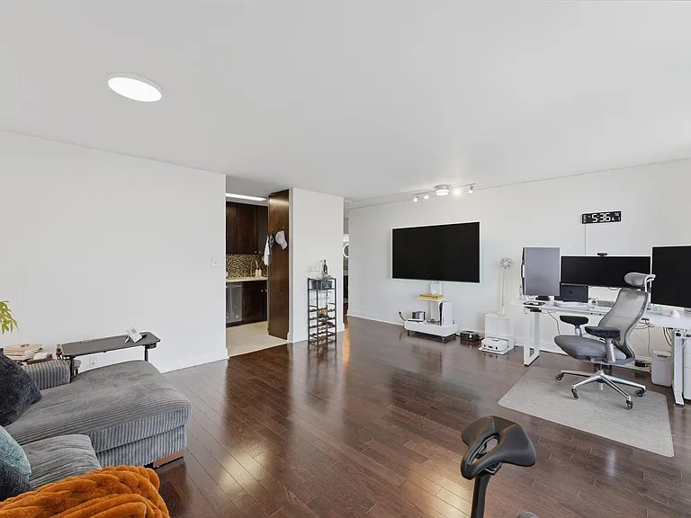 6050 Boulevard East #16E — Photo 10