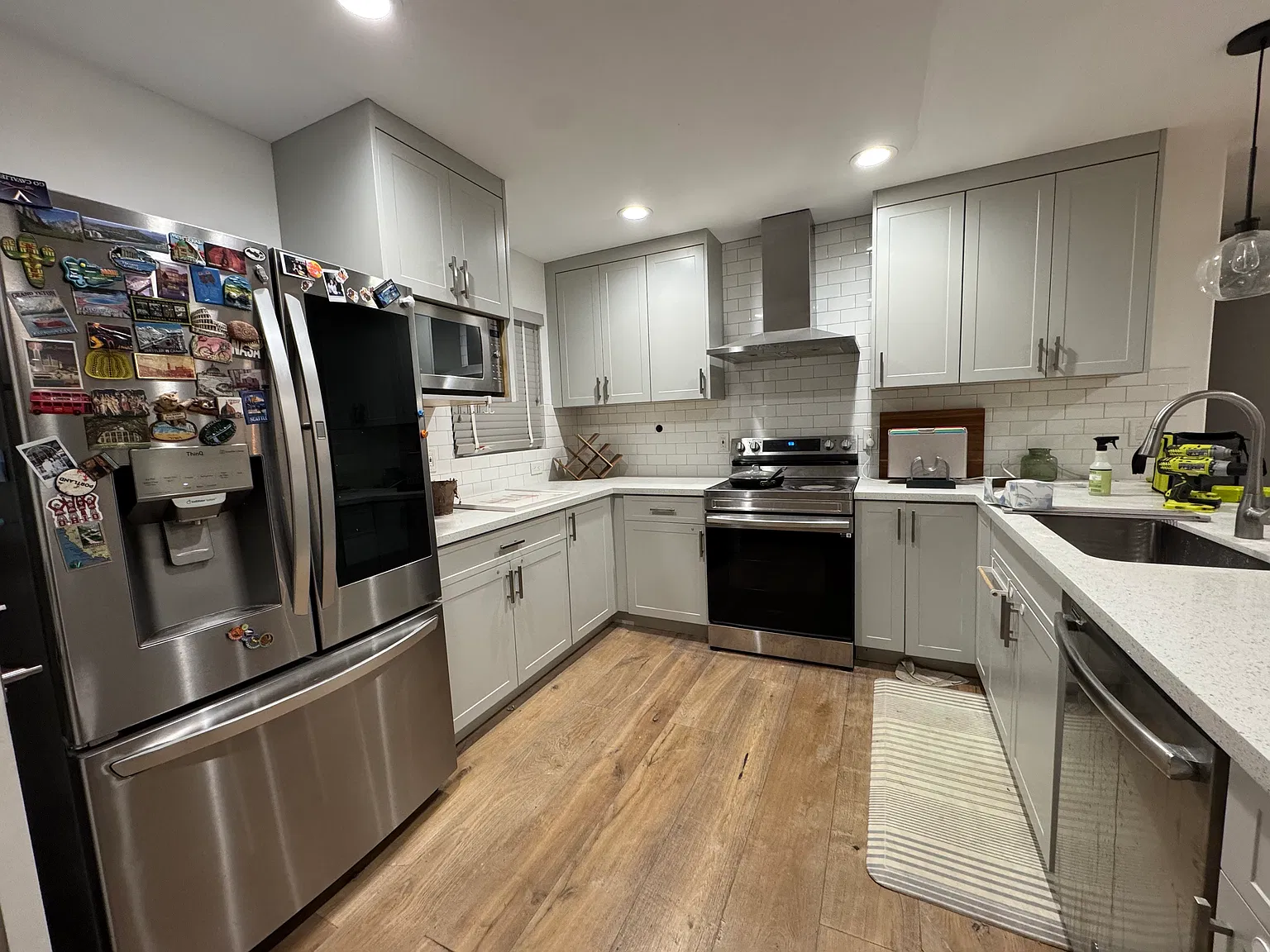 2467 Hart Ave — Photo 3