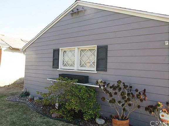 3rd image of 3120 W 180th St