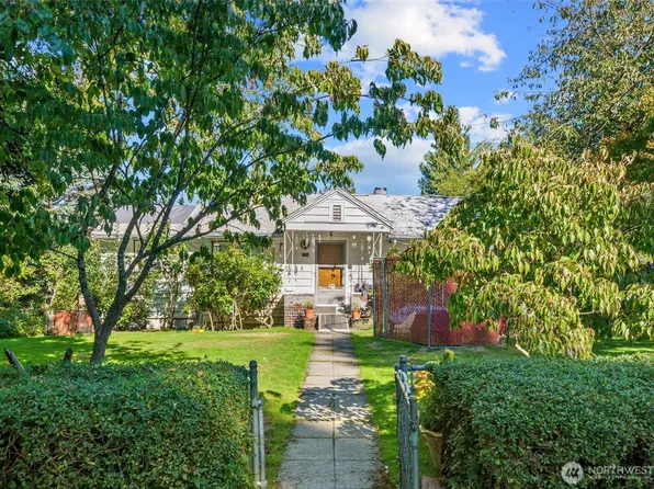 2704 NE 92nd Street, Seattle, WA 98115