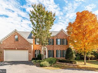 3709 Valley Oaks Dr, Fairfax, VA 22033