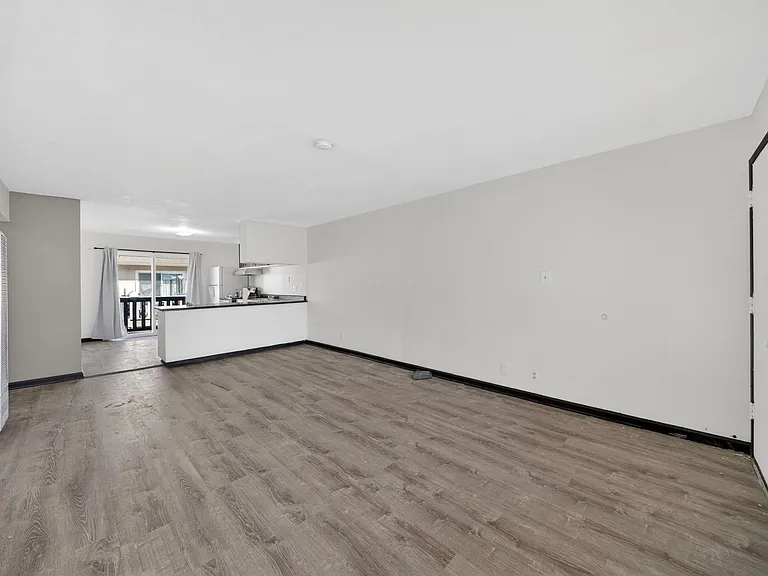 27090 Belvedere Ct #4 — Photo 10