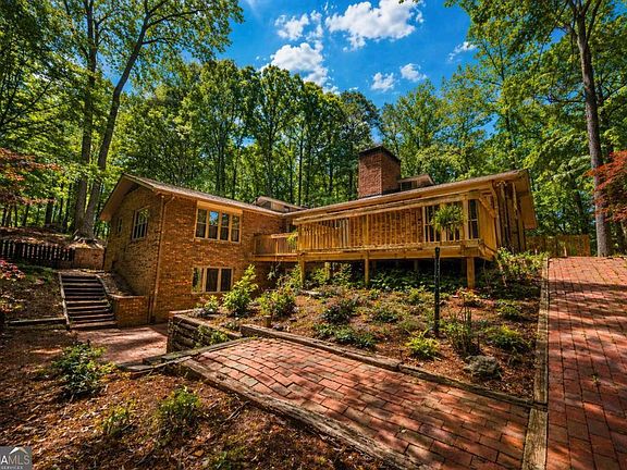 2nd image of 3108 Chapel Hill Rd