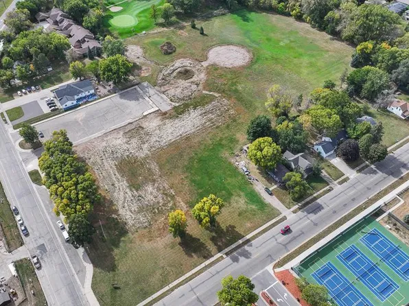 500 S 4th St, Marshall, MN 56258