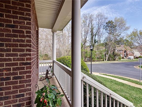 2nd image of 400 Zelkova Rd