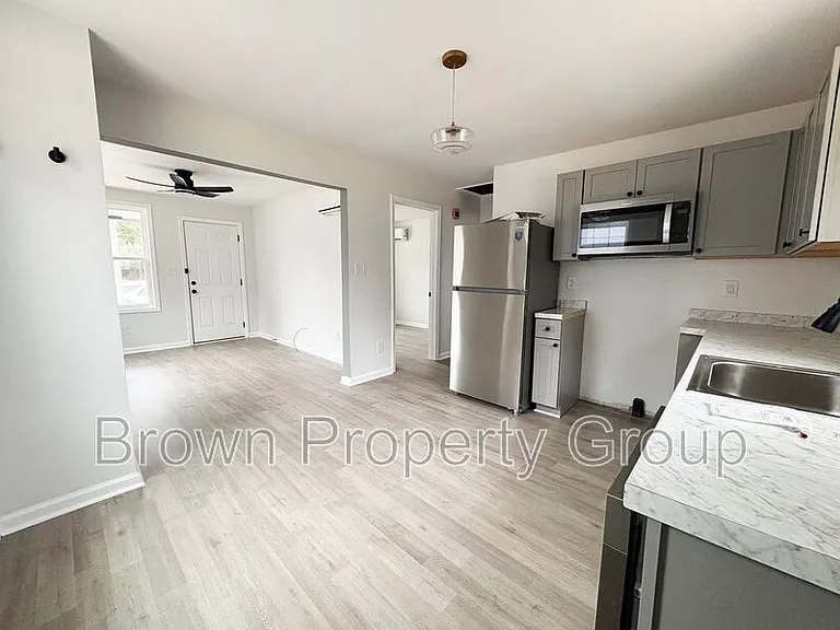 215 Andy St — Photo 8