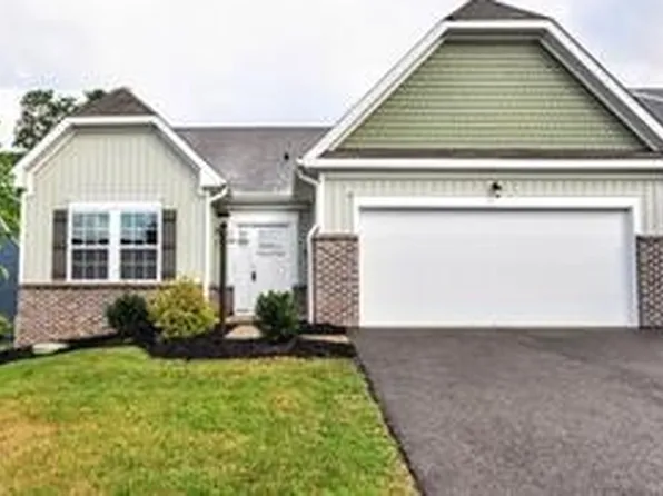 205 Olivia Dr, New Kensington, PA 15068