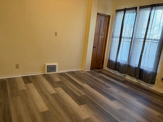 827 West 3rd Street - 4 — Photo 2
