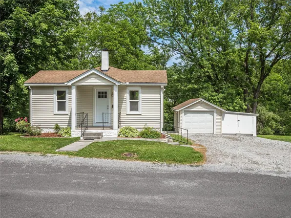 3333 Vernier Ave, Belleville, IL 62226