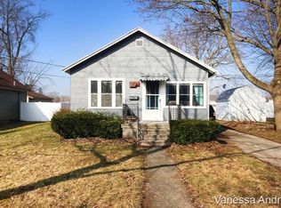 319 Sigsbee St, Rockford, MI