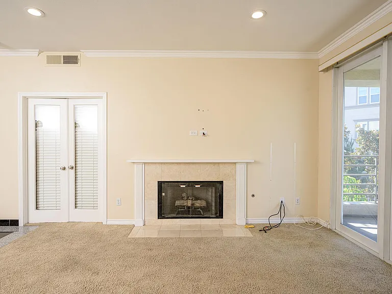 2233 Martin #307 — Photo 14
