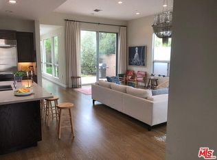 2001 Walnut Ave, Venice, CA 90291