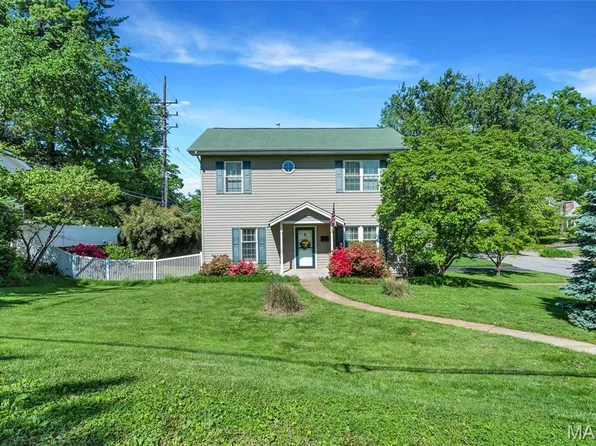 887 Dickson St, Saint Louis, MO 63122