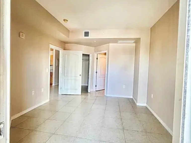 300 W 11th Ave #7J — Photo 9
