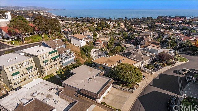 33882 Pequito Dr. #3 Dana Point. Fabulous 3 Br 2 Ba Single Level Condo with Ocean View. Located in Historic Lantern District. Ov