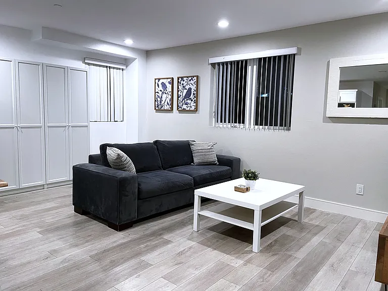 122 E 29th St #1 — Photo 6