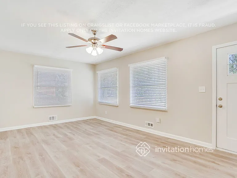 1873 Shamrock Dr — Photo 2