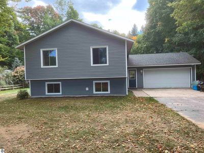 108 George St, Frankfort, MI, 49635
