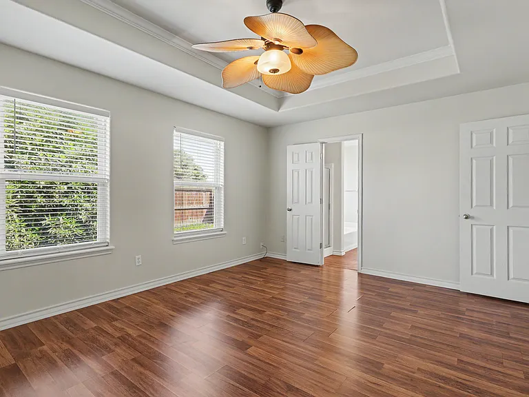 1111 Meadowbrook Dr — Photo 22