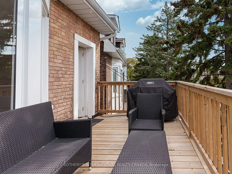 15 Indian Road Cres #UPPER — Photo 11