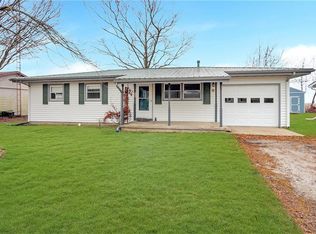 22 Apple Dr, Mattoon, IL 61938