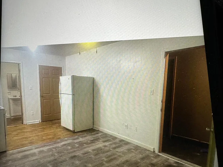 2436 E Lynn St — Photo 3