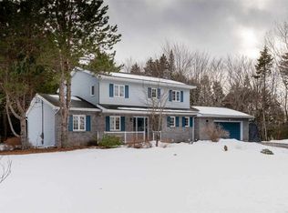 261 Howe Ave, Fall River, NS B2T1H7