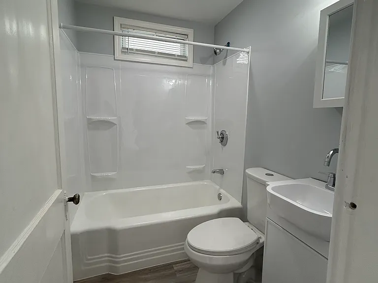 52 Monroe Ave #2F — Photo 8