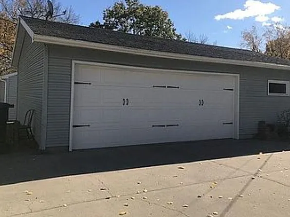 1506 4th Ave N, Grand Forks, ND 58203