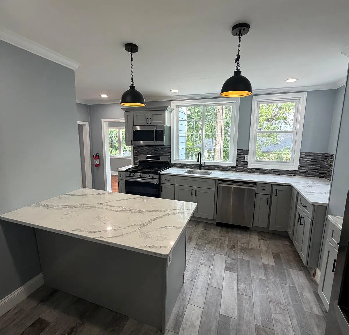 3 bed, 1500 sqft, $4,300 — Photo 1
