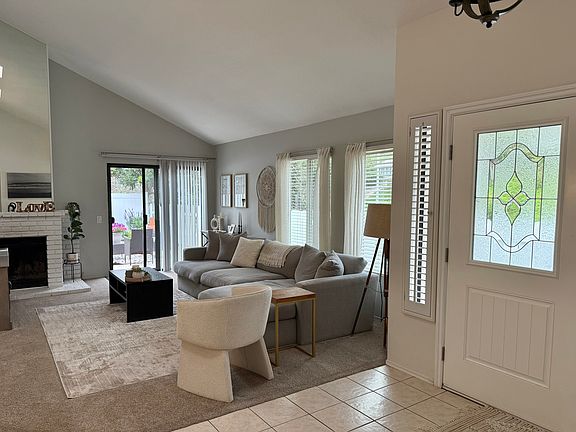 3rd image of 1896 Palisades Dr