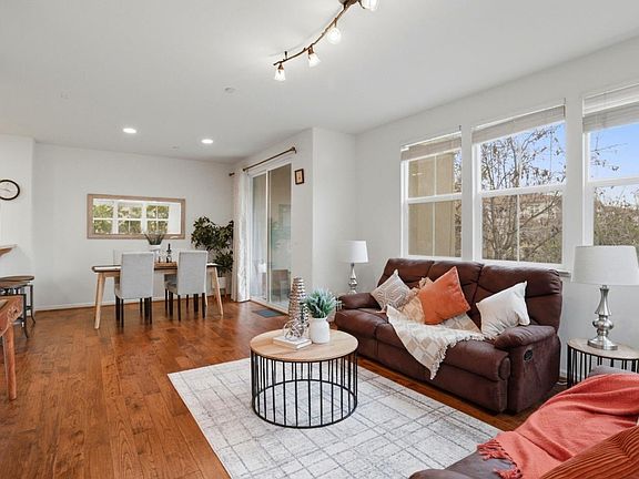 5th image of 636 Messina Gardens Ln