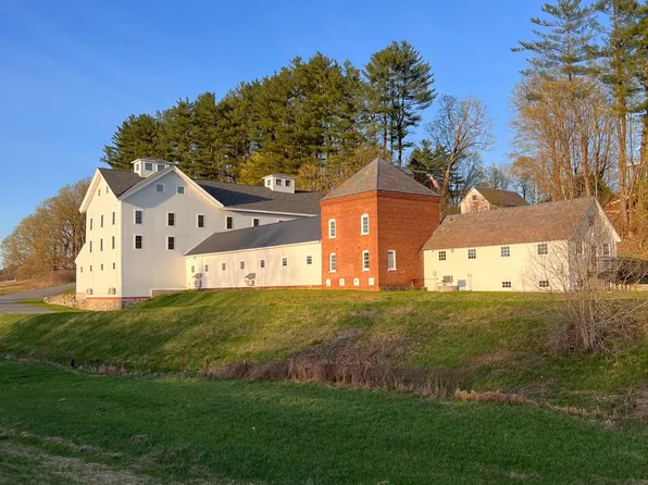 42 Potato Barn Ln #1, Walpole, NH 03608