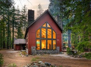 4025 Summit Dr, Mount Shasta, CA 96067