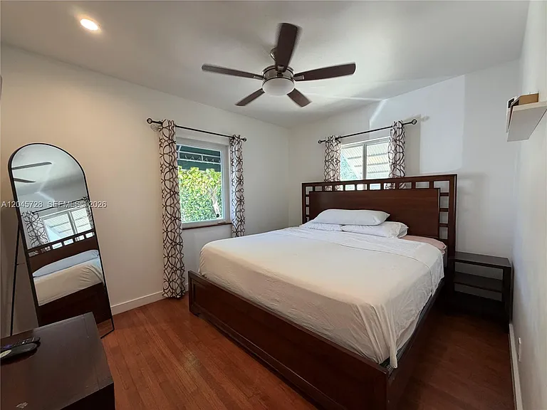2112 SW 60th Ct — Photo 8