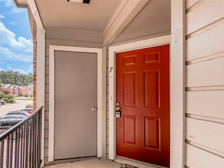 2401 Sycamore Ave #E7 — Photo 4