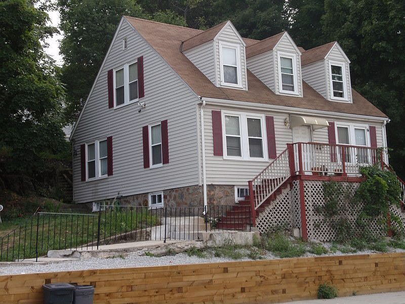 2nd image of 191 Geneva Ave