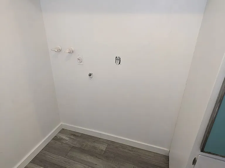 2237 Rose Ave — Photo 14