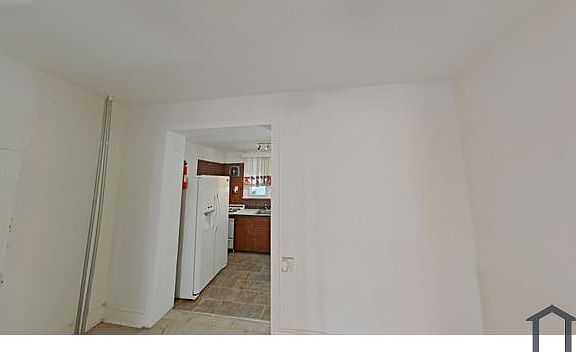 2nd image of 438 Saint Paul St