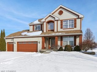 1912 Trappers Ct, McHenry, IL 60050