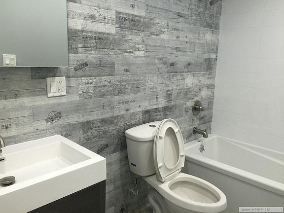3rd image of 648 Kosciuszko APT 3A