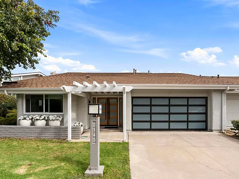 2143 Caminito San Martin — Photo 2