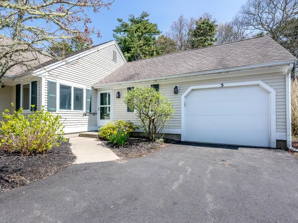 5 Kettle Lane, Mashpee, MA 02649