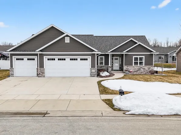W6036 Zach St, Menasha, WI 54952