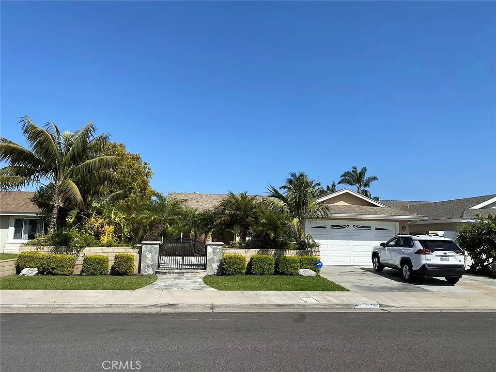 3 bed, 1344 sqft, $5,200 — Photo 1